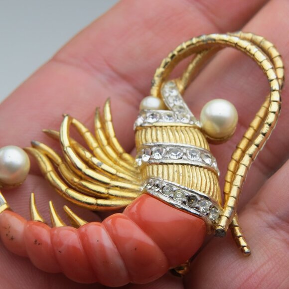 18k Vintage coral Brooch Pin - Picture 3 of 5